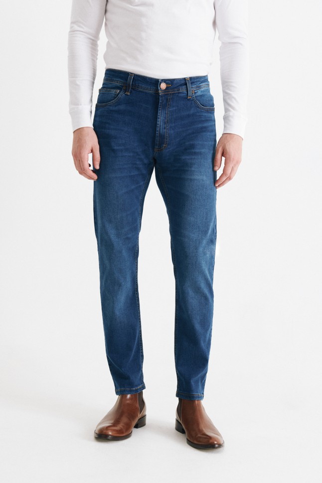 Jean Slim Fit Burdeos