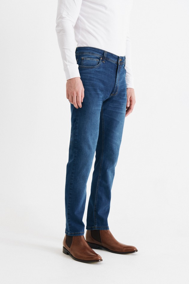 Jean Slim Fit Burdeos 2